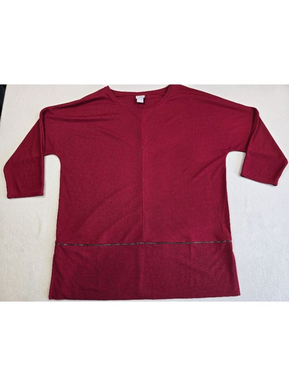 Chicos Womens Size 2 Red Burgundy 3/4 Sleeve Top Silver Stripe Accent